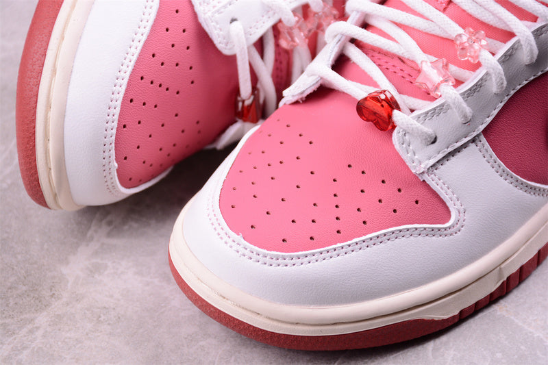 【300】[DV1694-900]-[DUNK LOW SB RETRO WHITE/RED/PINK]-[WOMAN:36-42]