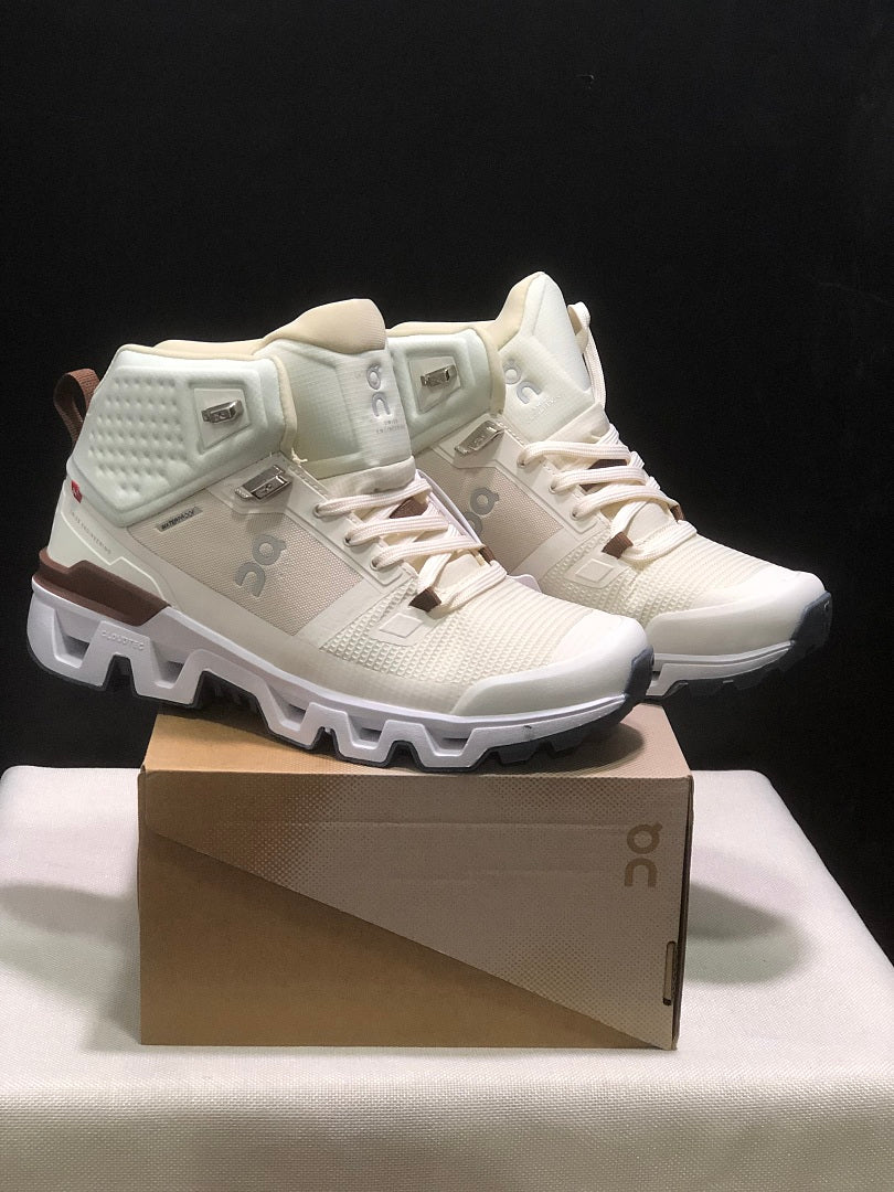 On Cloud Cloudwande Beige