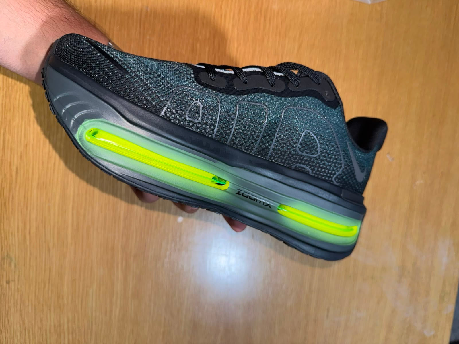 Nike Vomero Premium Stock