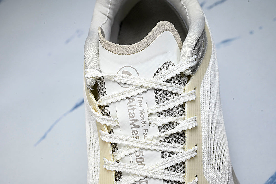 NF02504GF-070 OFFTRAIL VERSA TRAIL RUNNING SHOES WHITE/GREY/BEIGE