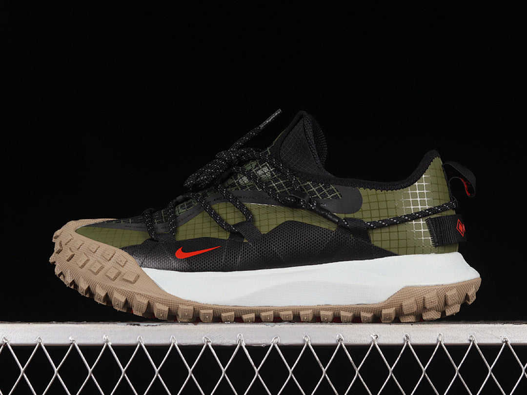 ACG MOUNTAIN FLY LOW SE PILGRIM/BLACK