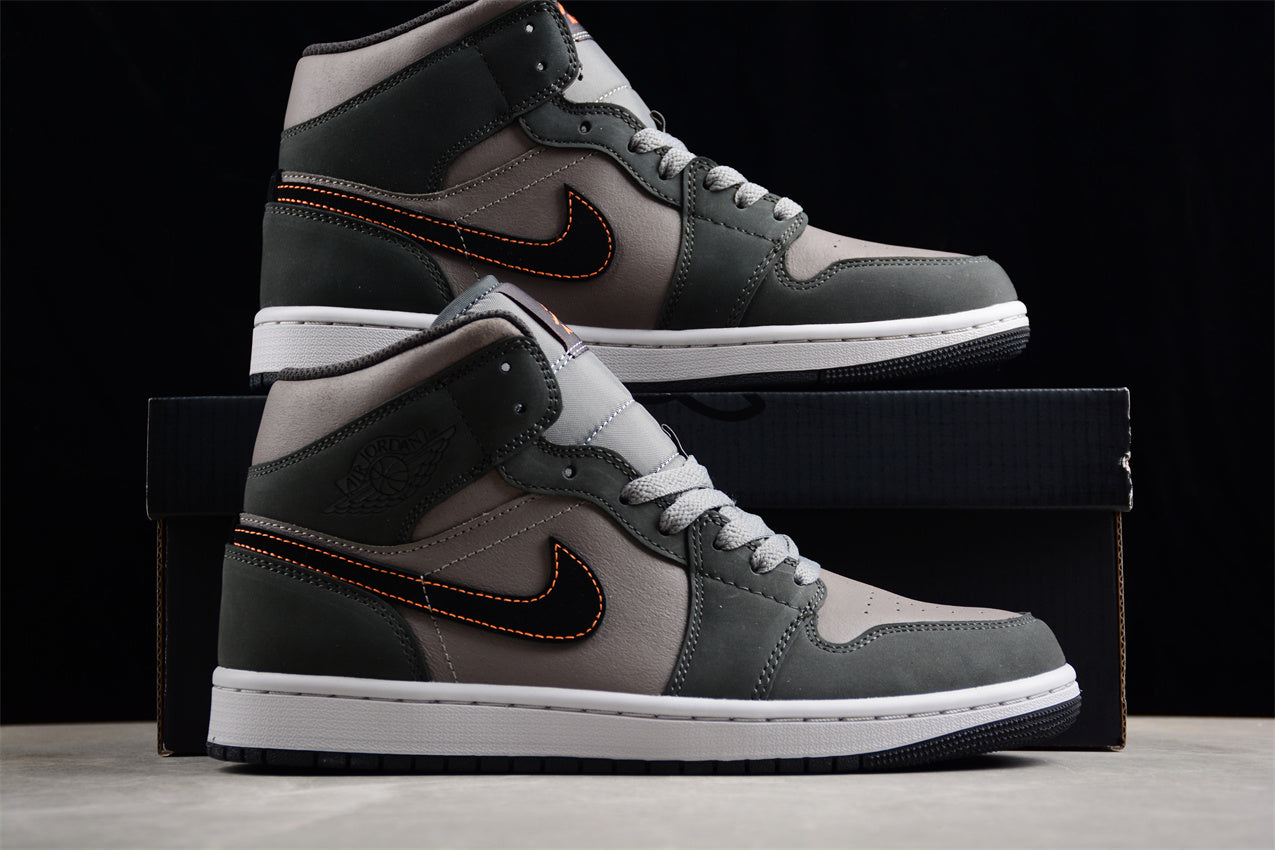 Air Jordan 1 Mid AJ1
