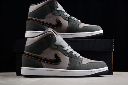 Air Jordan 1 Mid AJ1