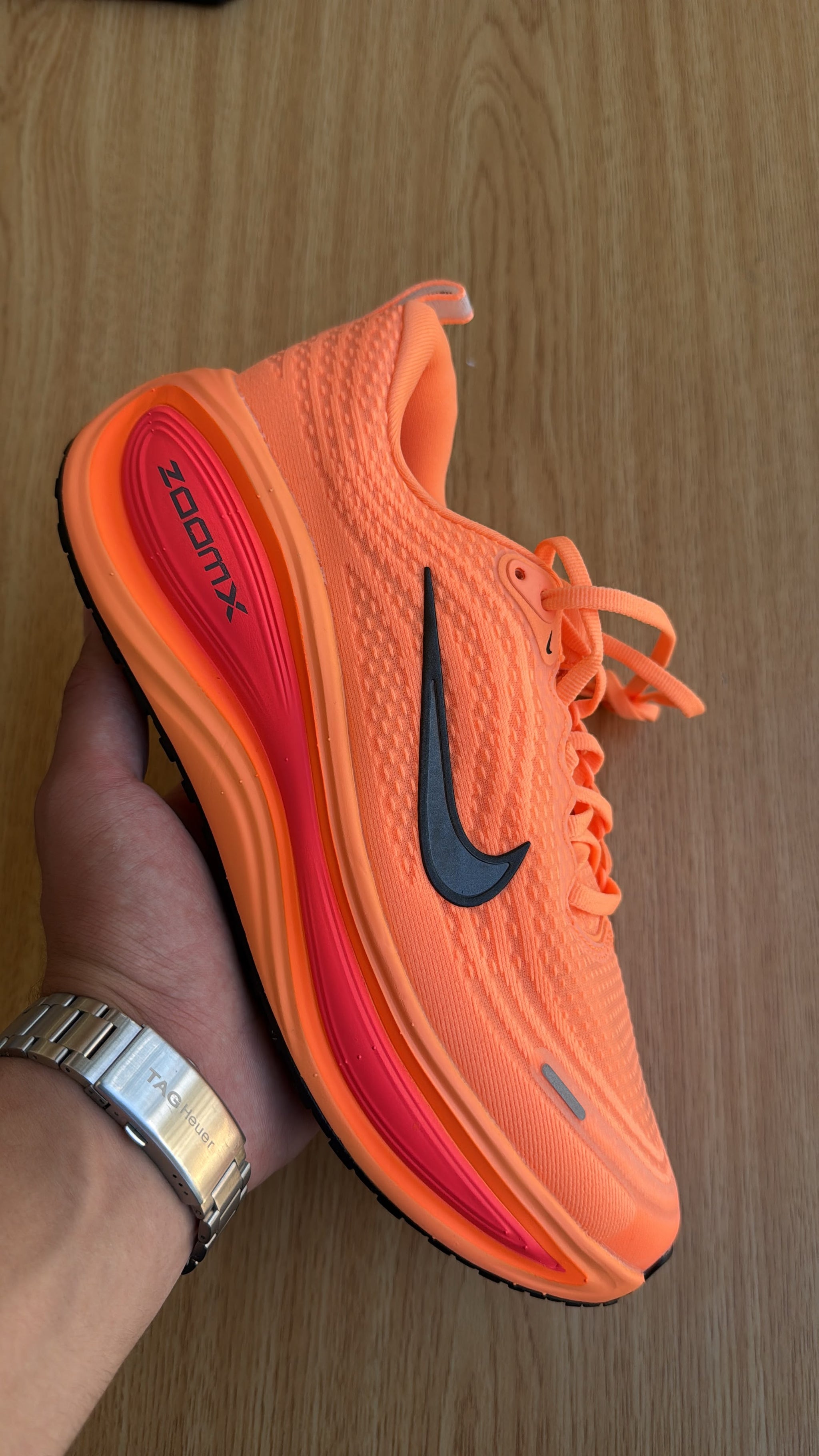 Nike vomero plus orange stock