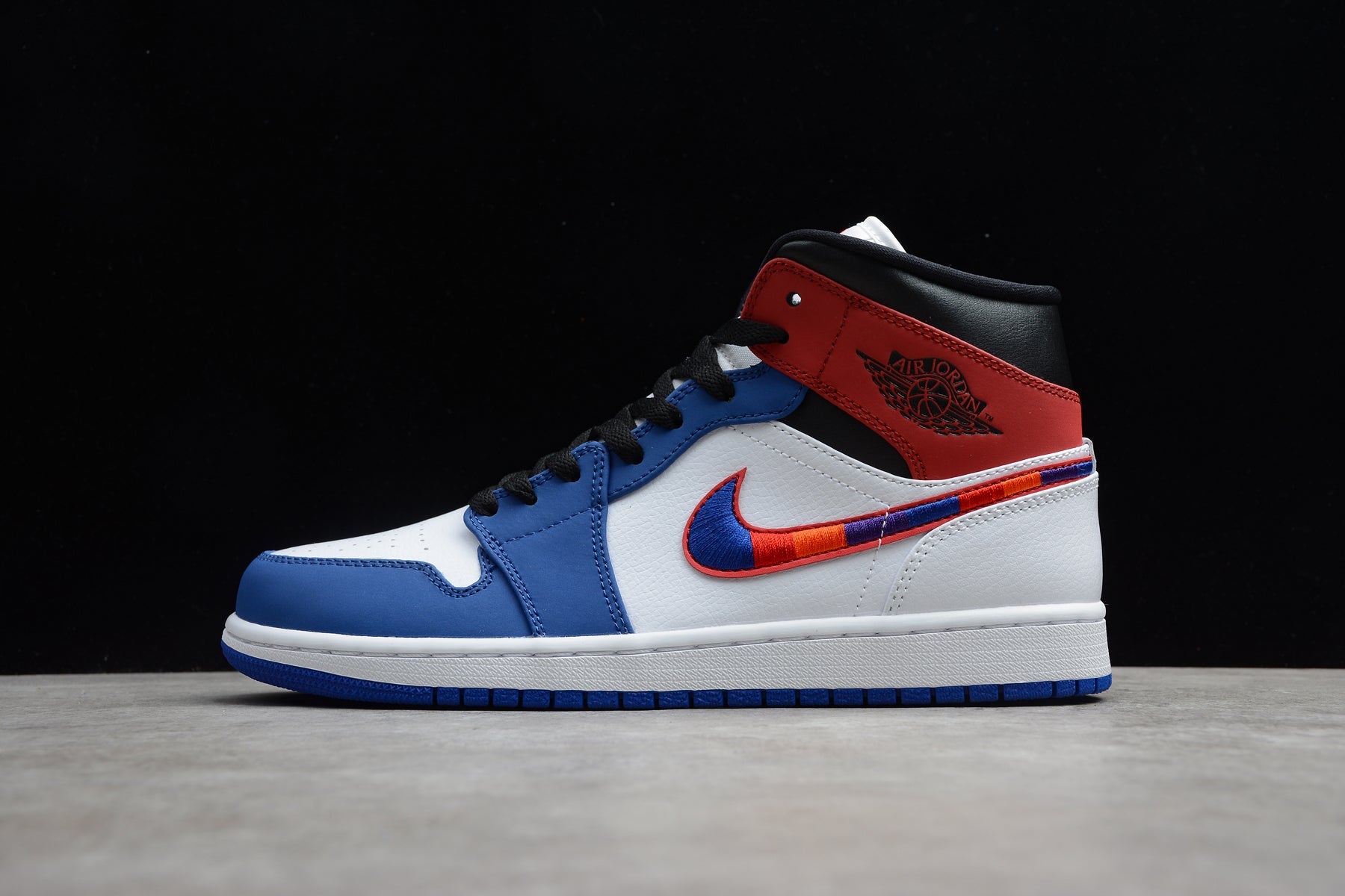 Air jordan mid spiderman