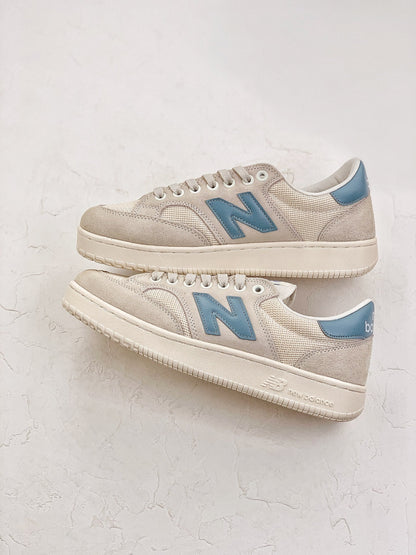 New Balance Pro Court
Beige Ocean blue