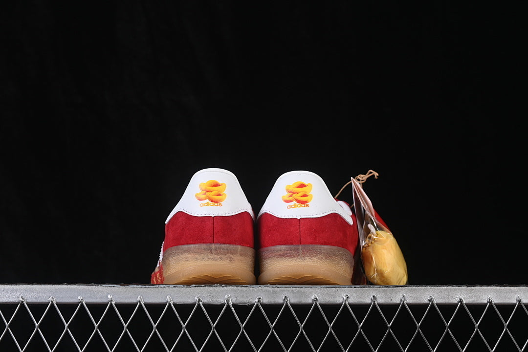 【230】[IE1051]-[GAZELLE INDOOR ACTIVE MAROON/OFF WHITE/GUM]-[WOMAN:35-39]-[MAN:40-45]
