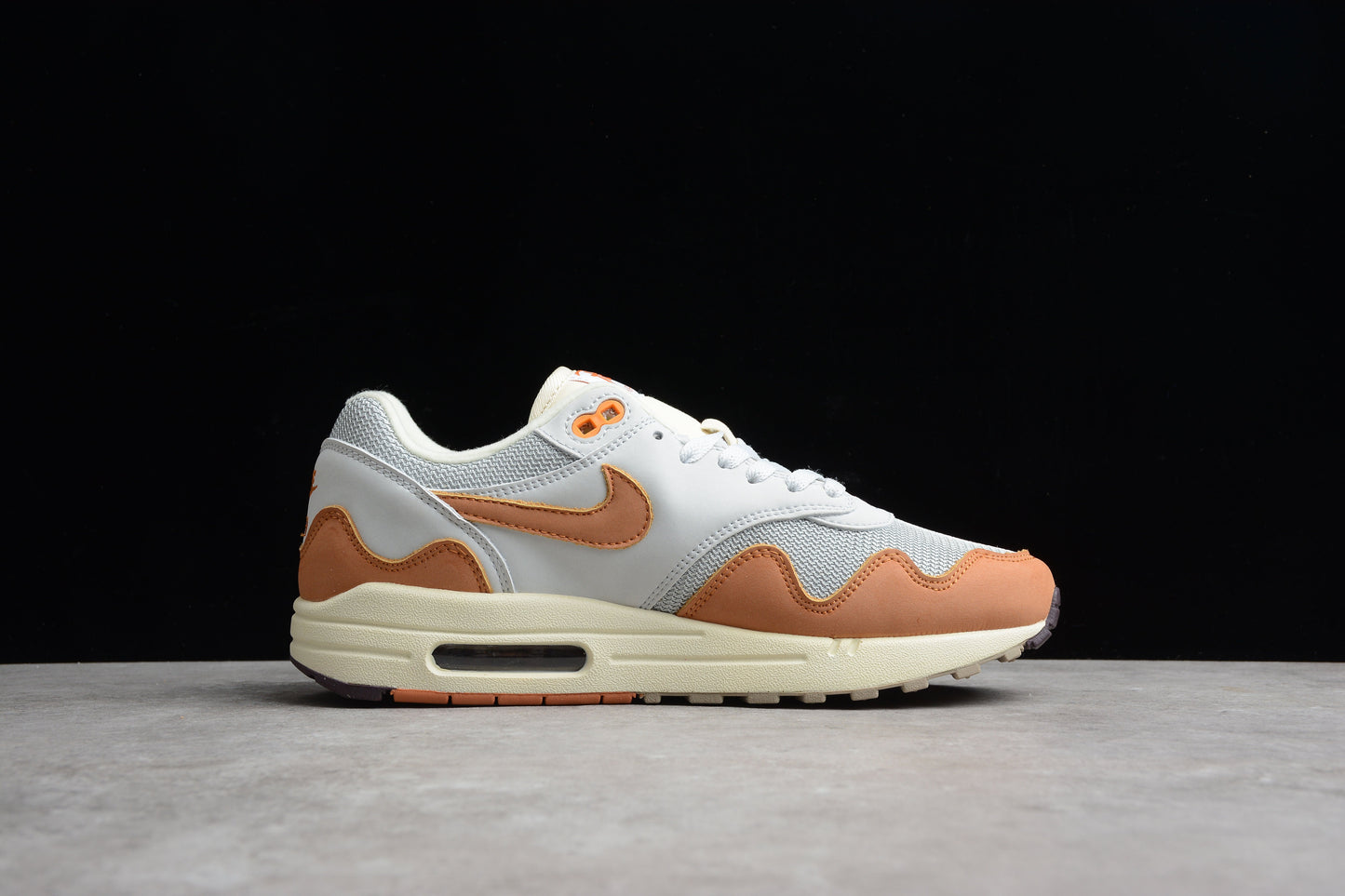 Nike Air max 1 camel