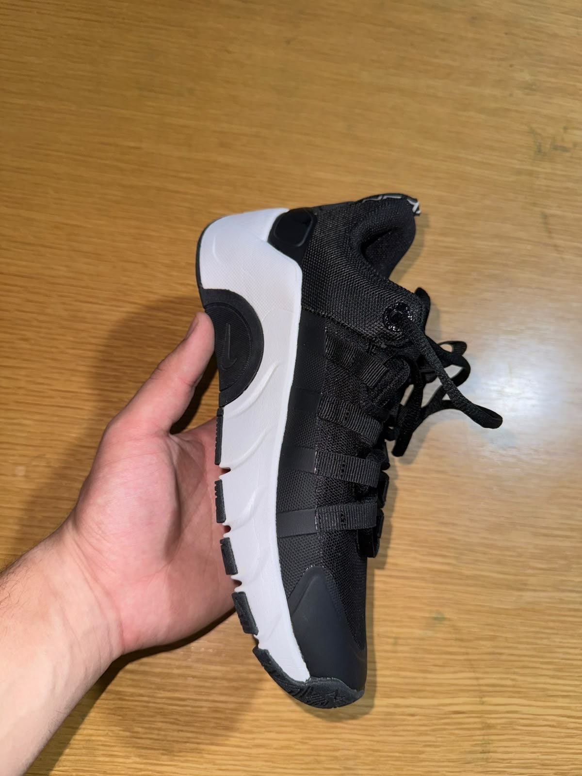 Nike metcon 7 black/white stock