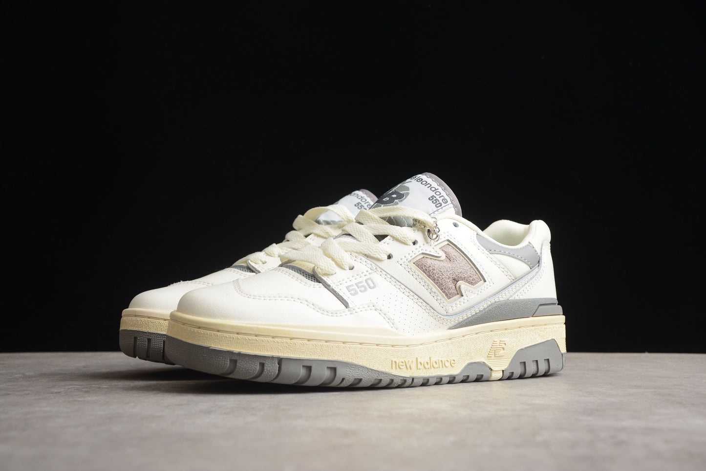 NB 550 beige shoes