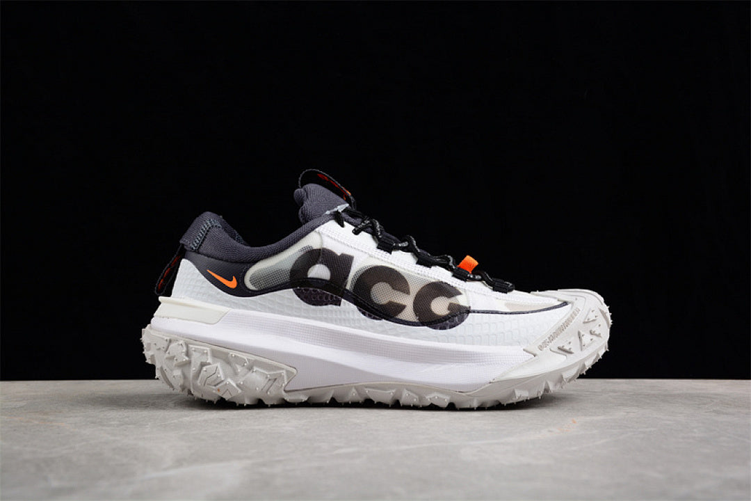 ACG MOUNTAIN FLY 2 WHITE/BLACK