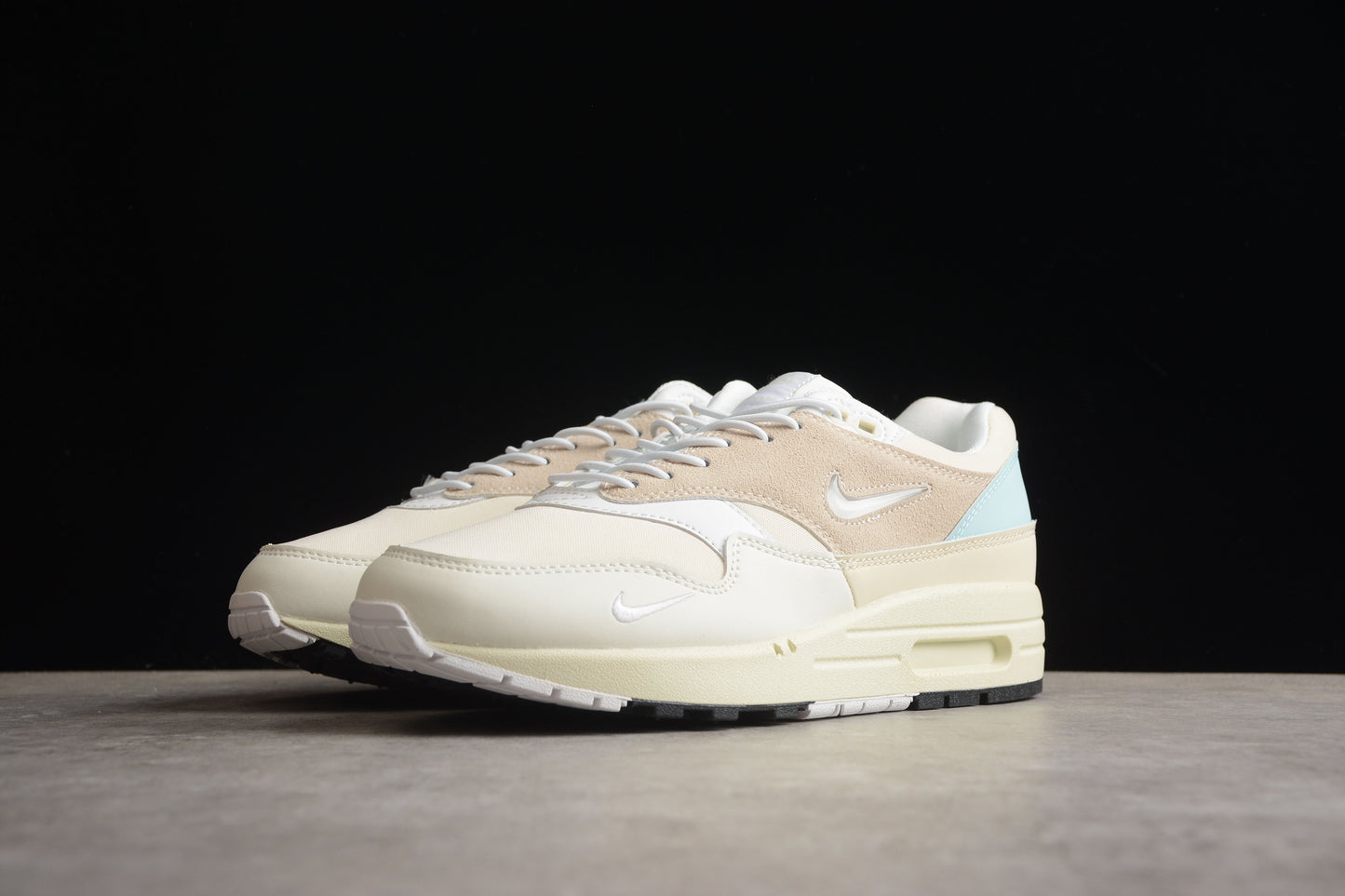 Nike Air max 1 creme