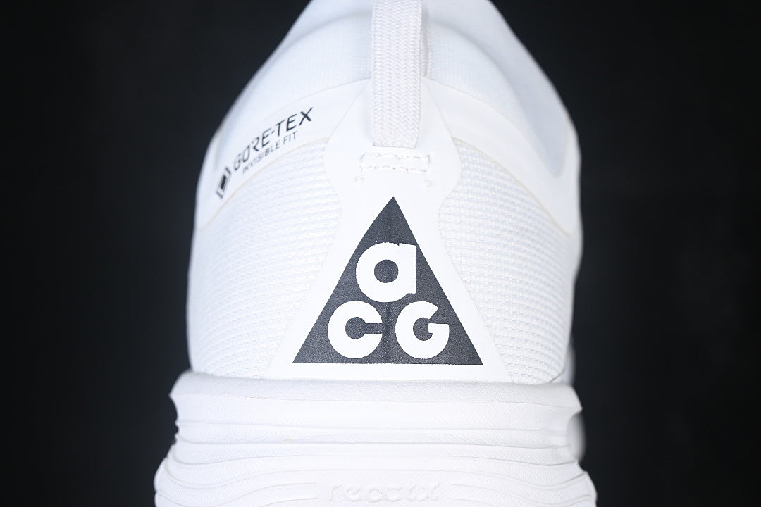 ACG PEGASUS TRAIL RUNNING SHOES WHITE/BLACK