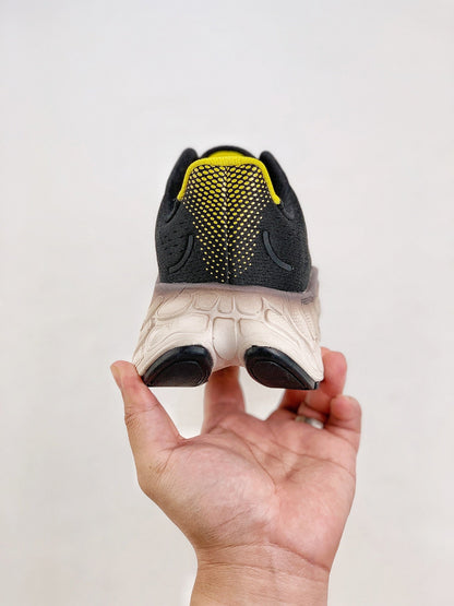 New Balance NB Fresh Foam X More v4 Black Red