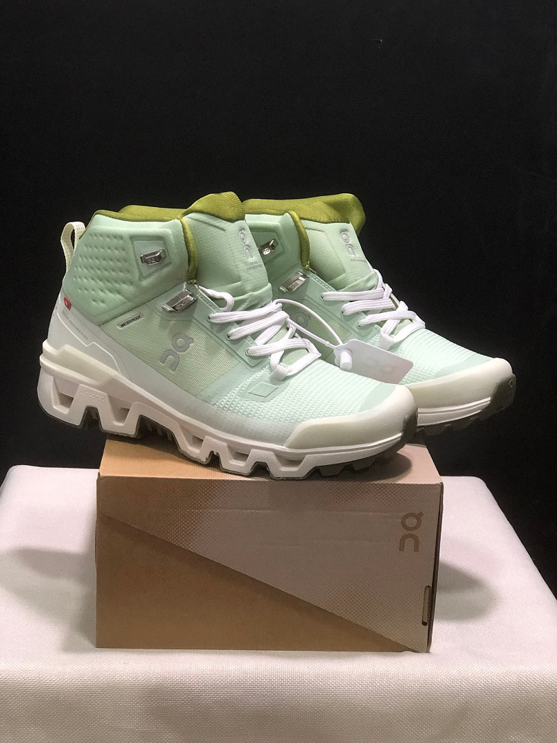 On Cloud Cloudwande White Jade