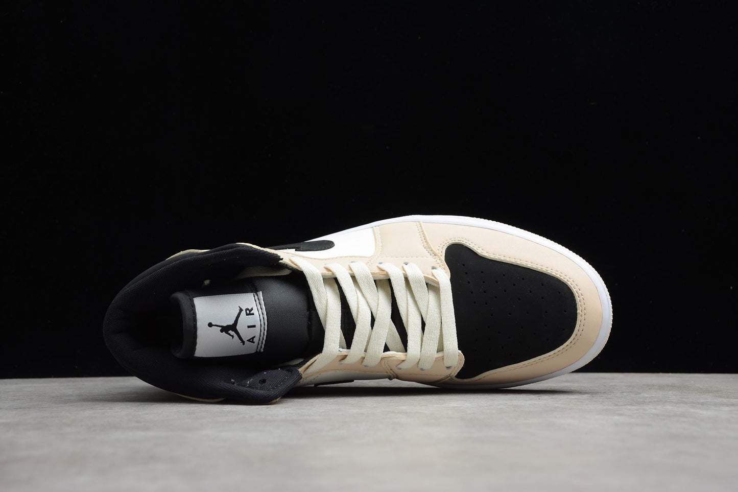 Air jordan mid creme