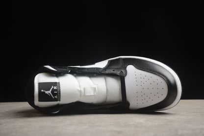 Air jordan mid classical black