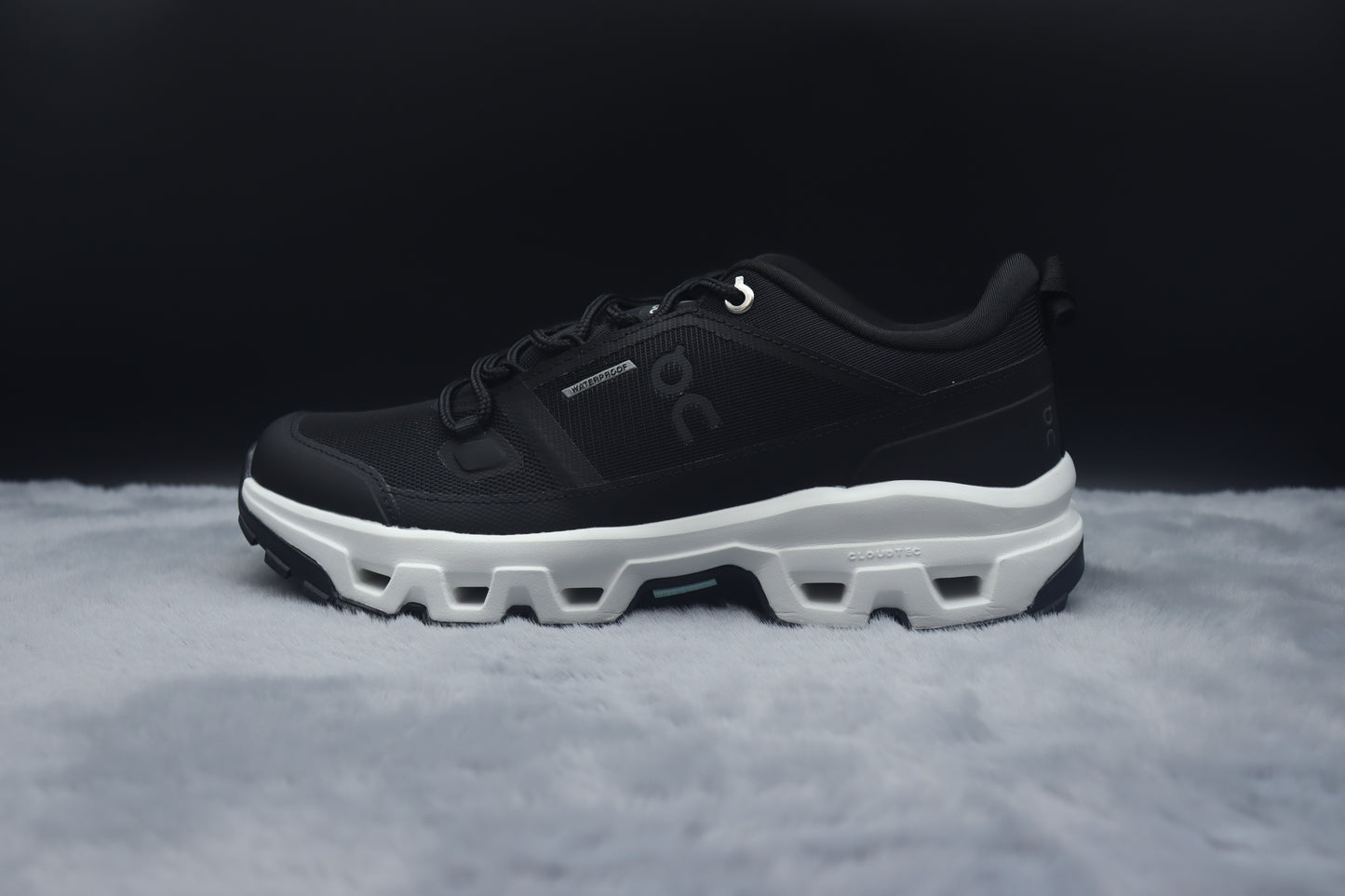 ONCLOUD ROCK LOW WATER PROOF