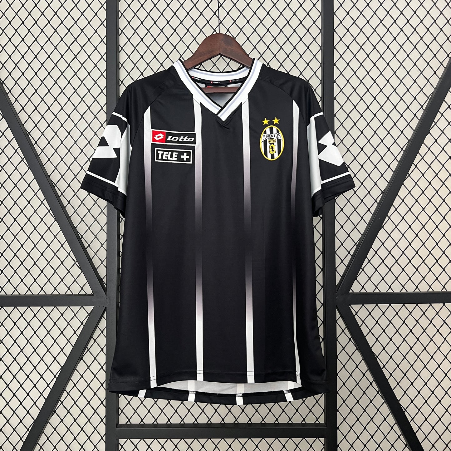 Retro Juventus 00/01 Black S-XXL8