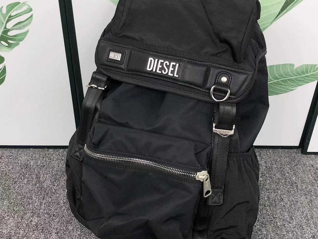 DIESEL BAG 111261575 (长24CM*宽14CM*高35CM)