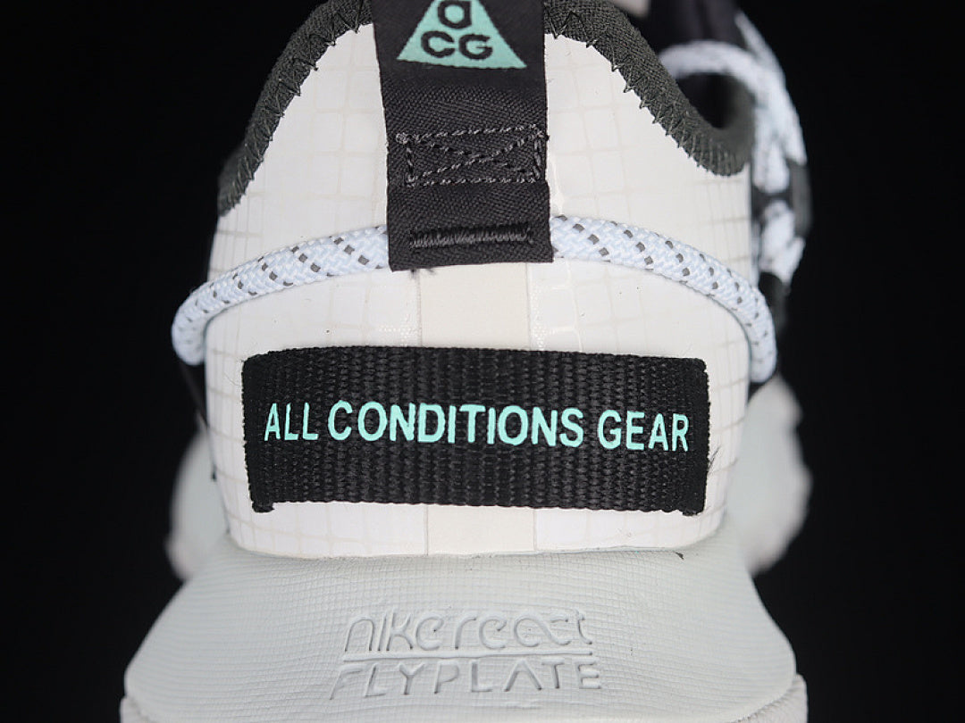 ACG MOUNTAIN FLY LOW SE WHITE/ANTHRACITE/GREY FOG/BLACK