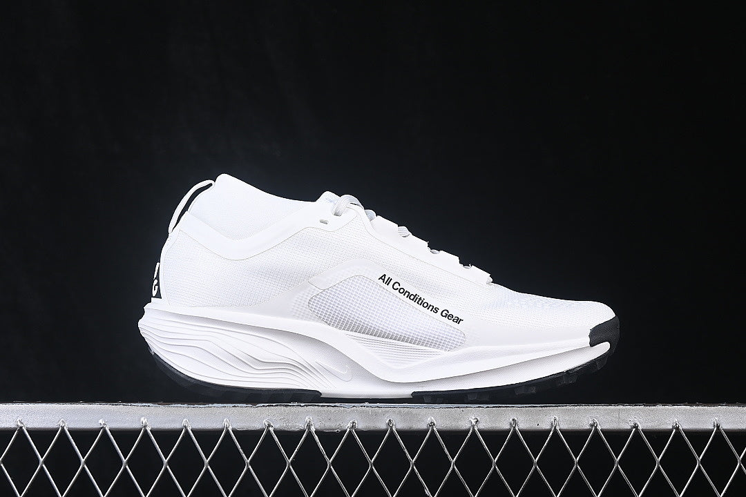 ACG PEGASUS TRAIL RUNNING SHOES WHITE/BLACK