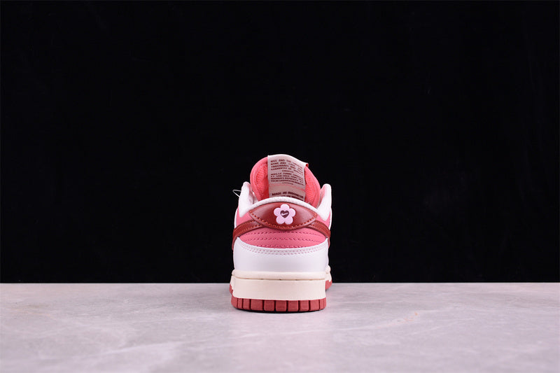【300】[DV1694-900]-[DUNK LOW SB RETRO WHITE/RED/PINK]-[WOMAN:36-42]