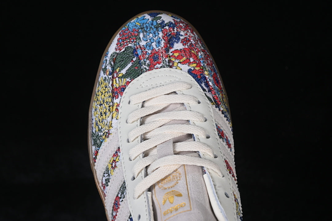 【220】[JP5309]-[GAZELLE INDOOR OFF-WHITE/MULTI]-[WOMAN:35-39]-[MAN:40-45]