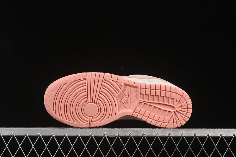 SB DUNK LOW WHITE/PINK