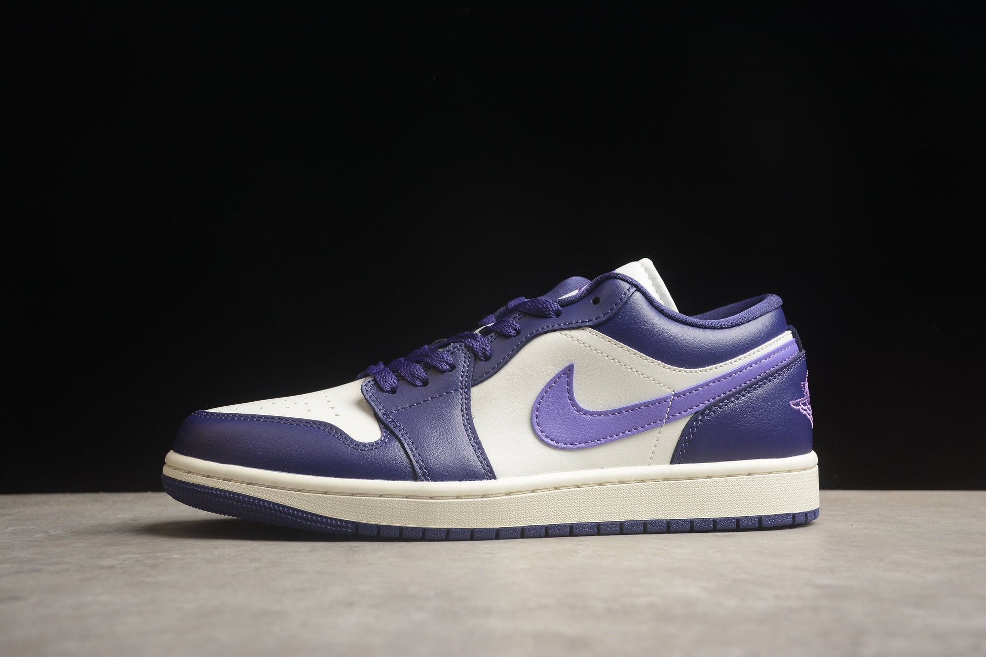 Air Jordan Low 1 Violet