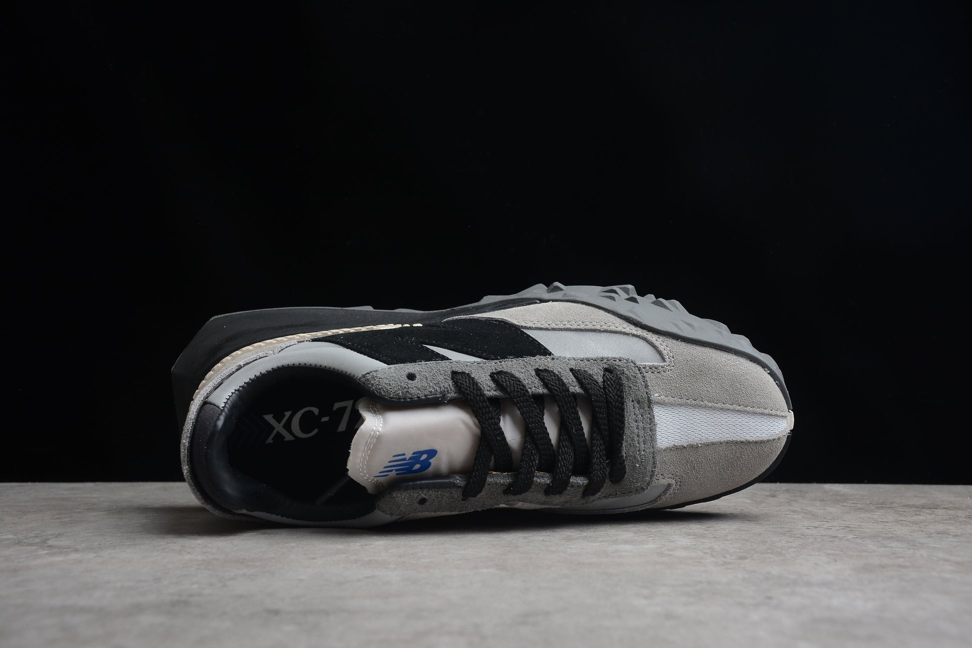 New Balance xC-72 retro casual running shoes black men and women same style