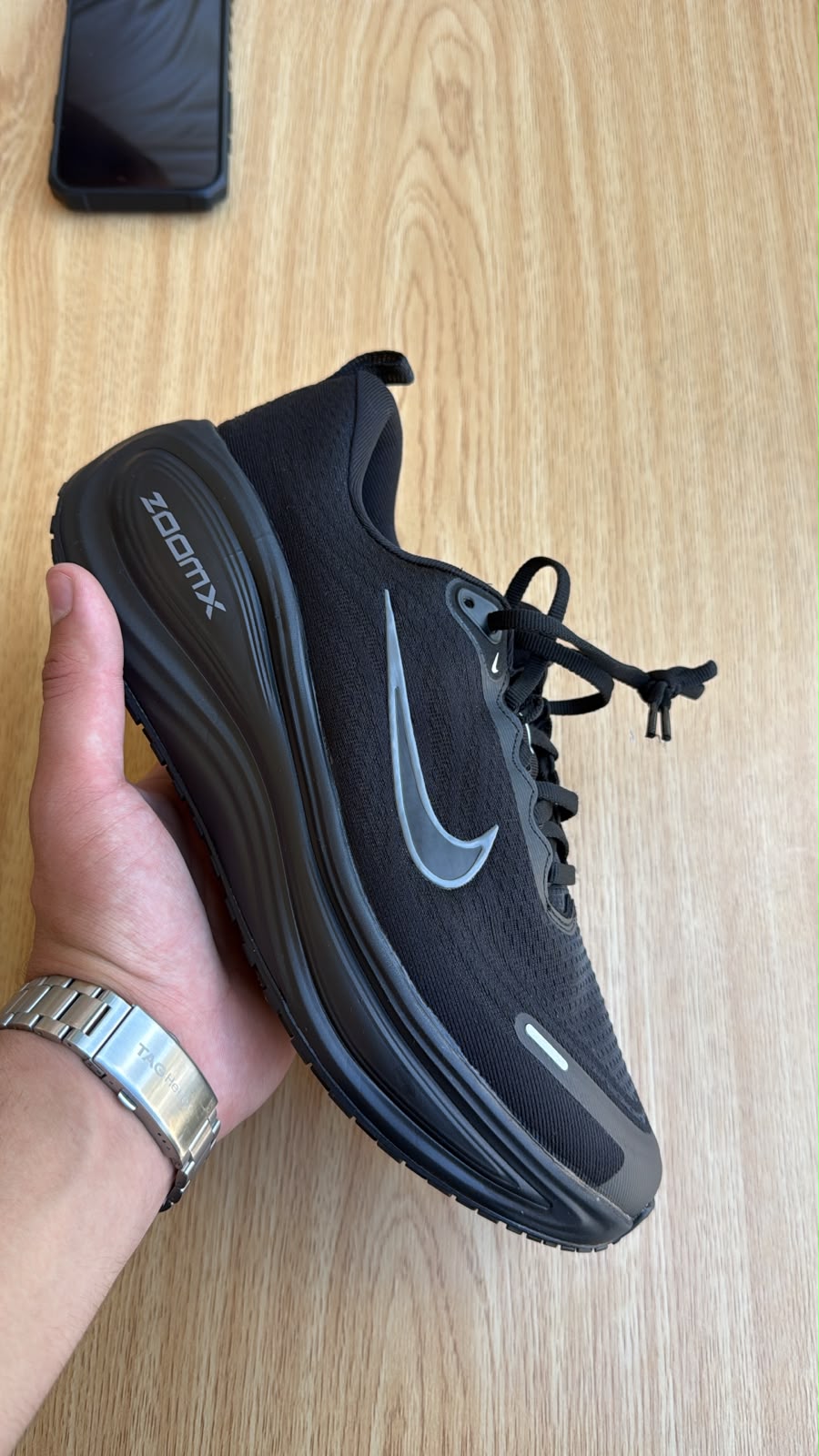 Nike vomero plus black stock