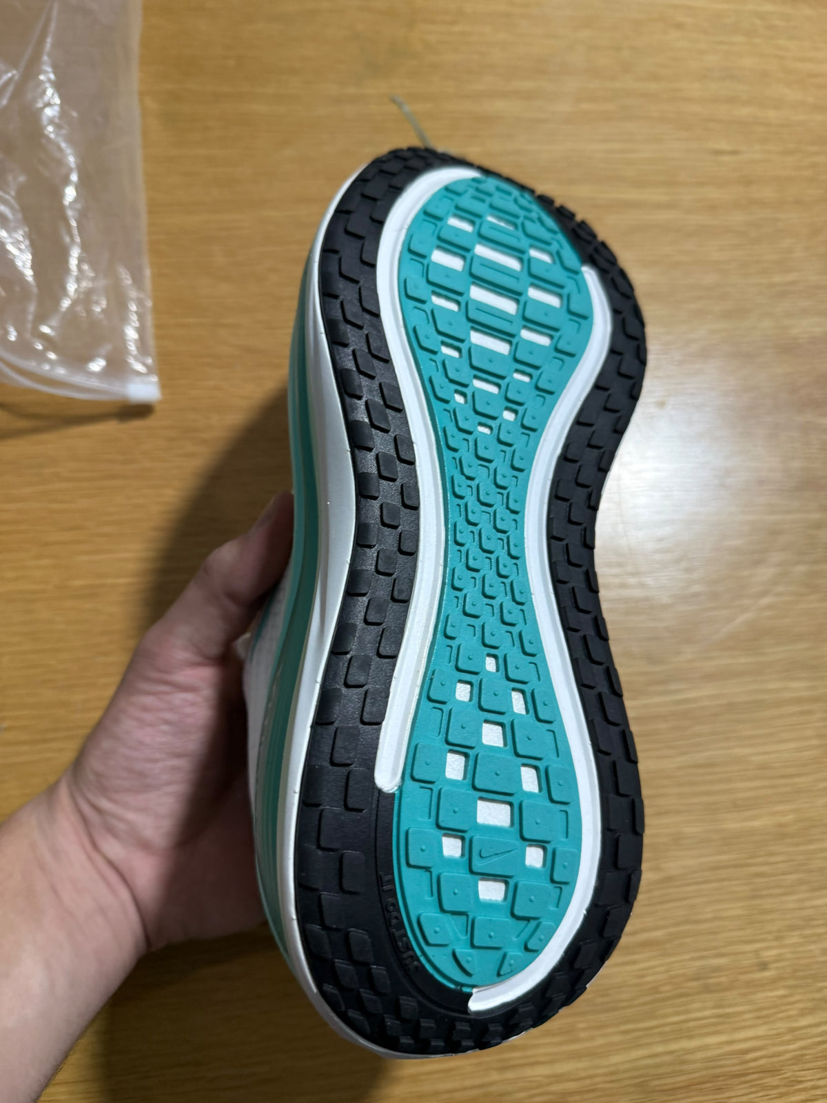 Nike vomero plus stock