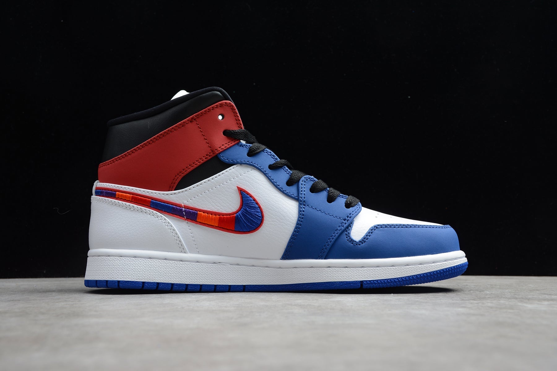 Air jordan mid spiderman