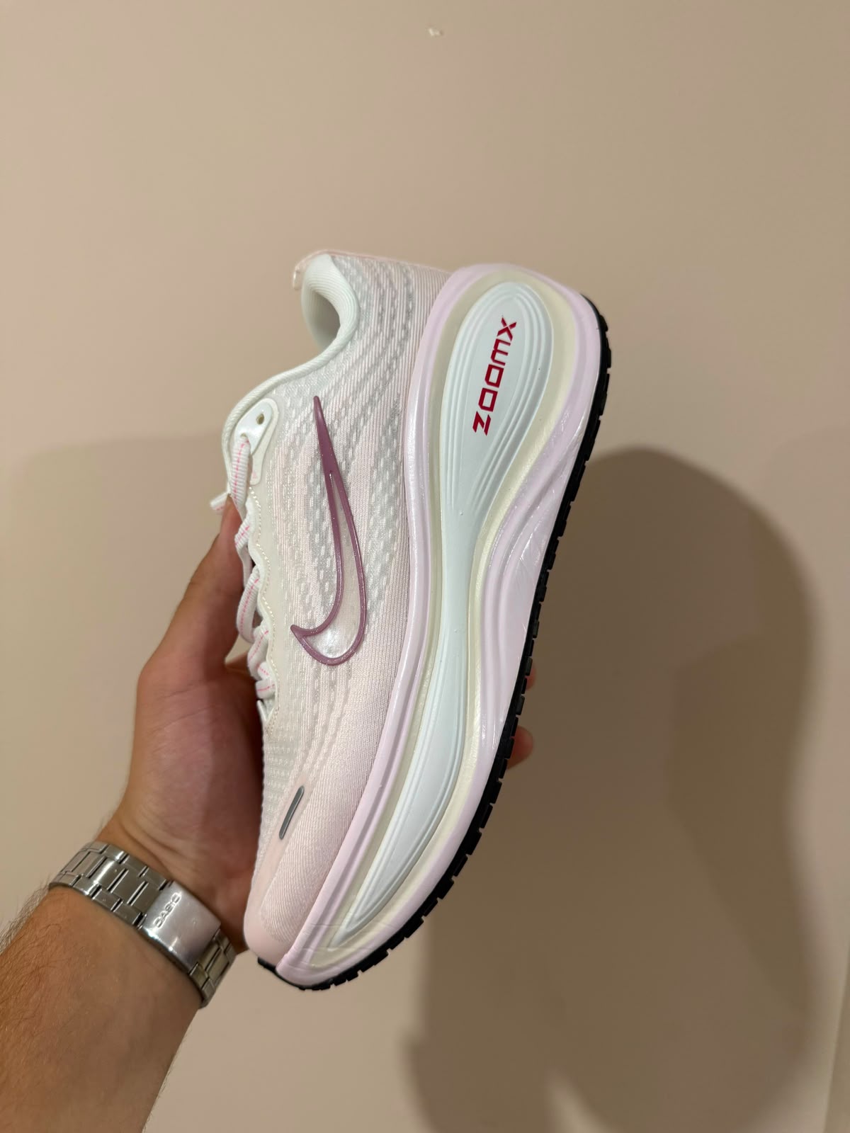 Nike Vomero Plus Pink - Stock