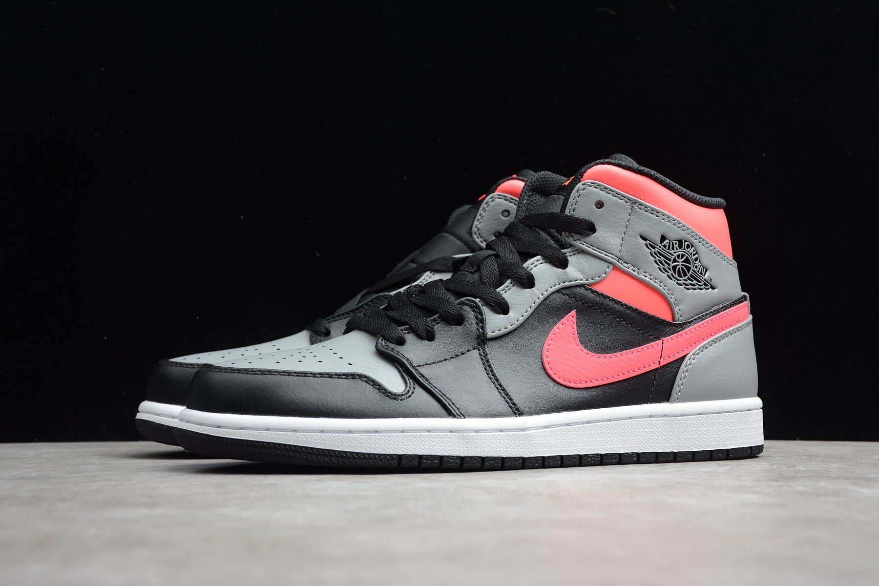 Air jordan mid Aj1