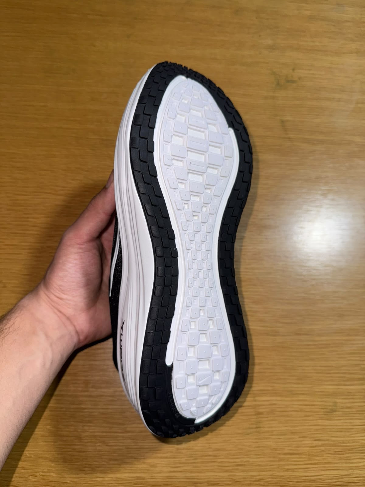 Nike Vomero Plus Black/White
