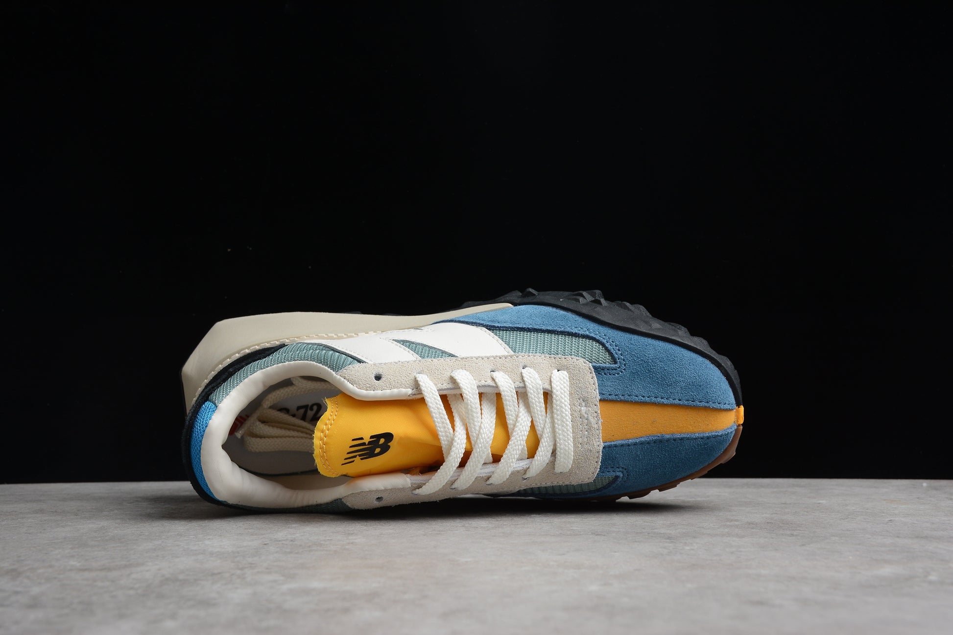 New Balance NB New Balance XC72 series retro pioneer sports and leisure jogging shoes multi-color stitching blue, yellow, white and black