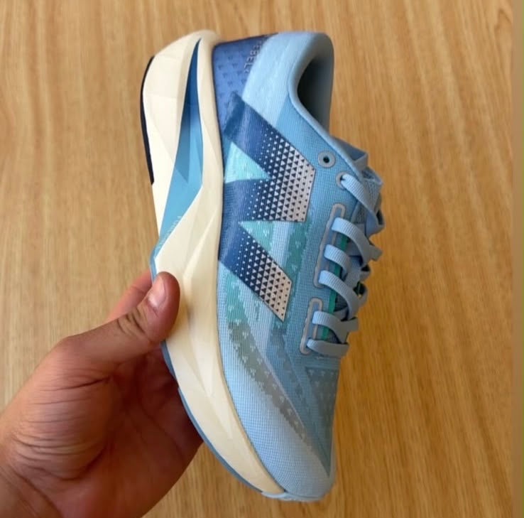 New Balance FuelCell SuperComp Trainer V2