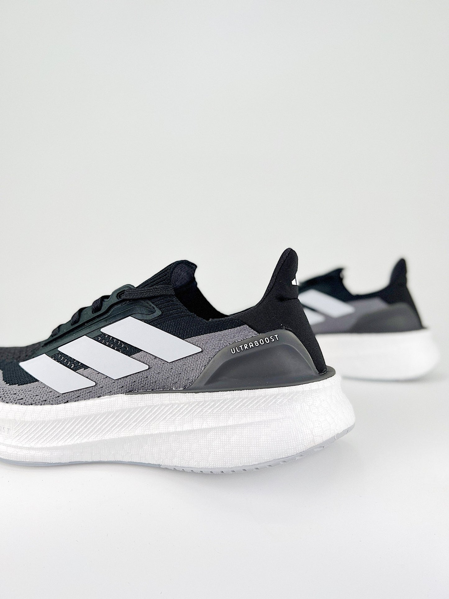 adidas ULTRABOOST 5X