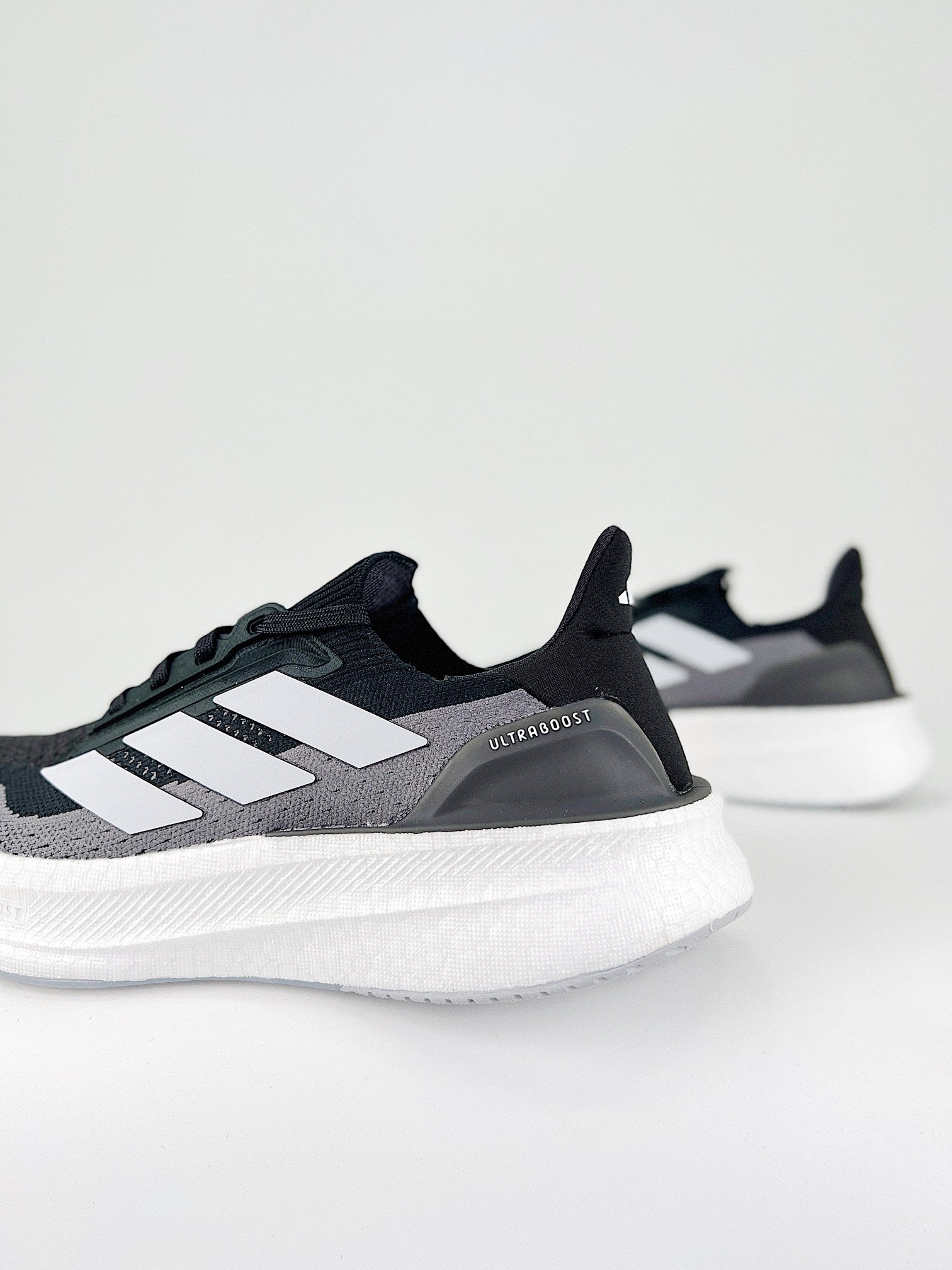 adidas ULTRABOOST 5X