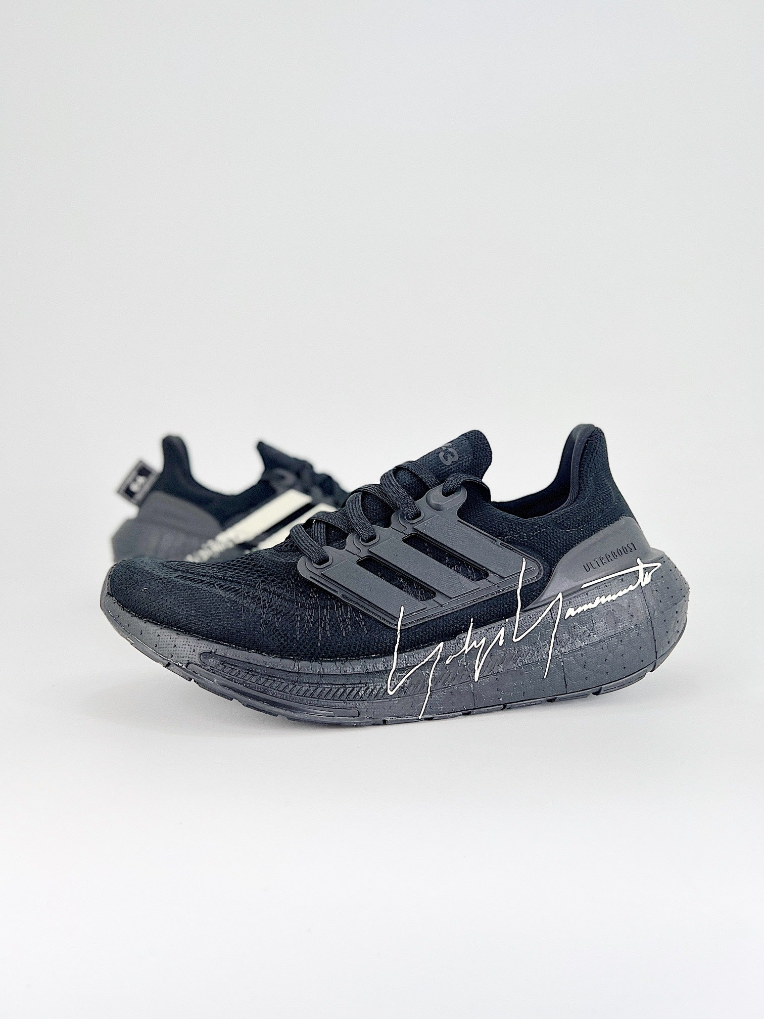 Adidas ULTRABOOST LIGHT
