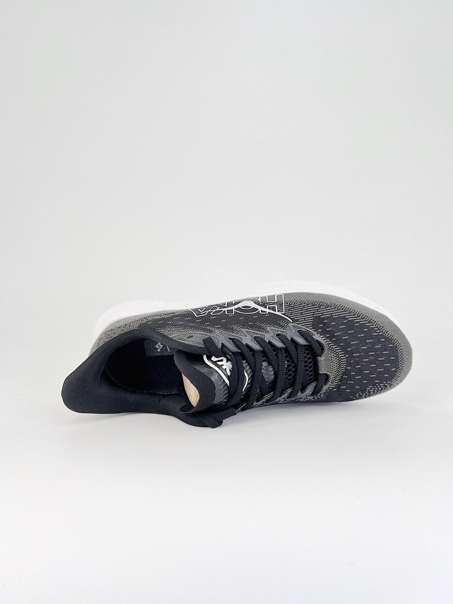 HOKA MACH 6