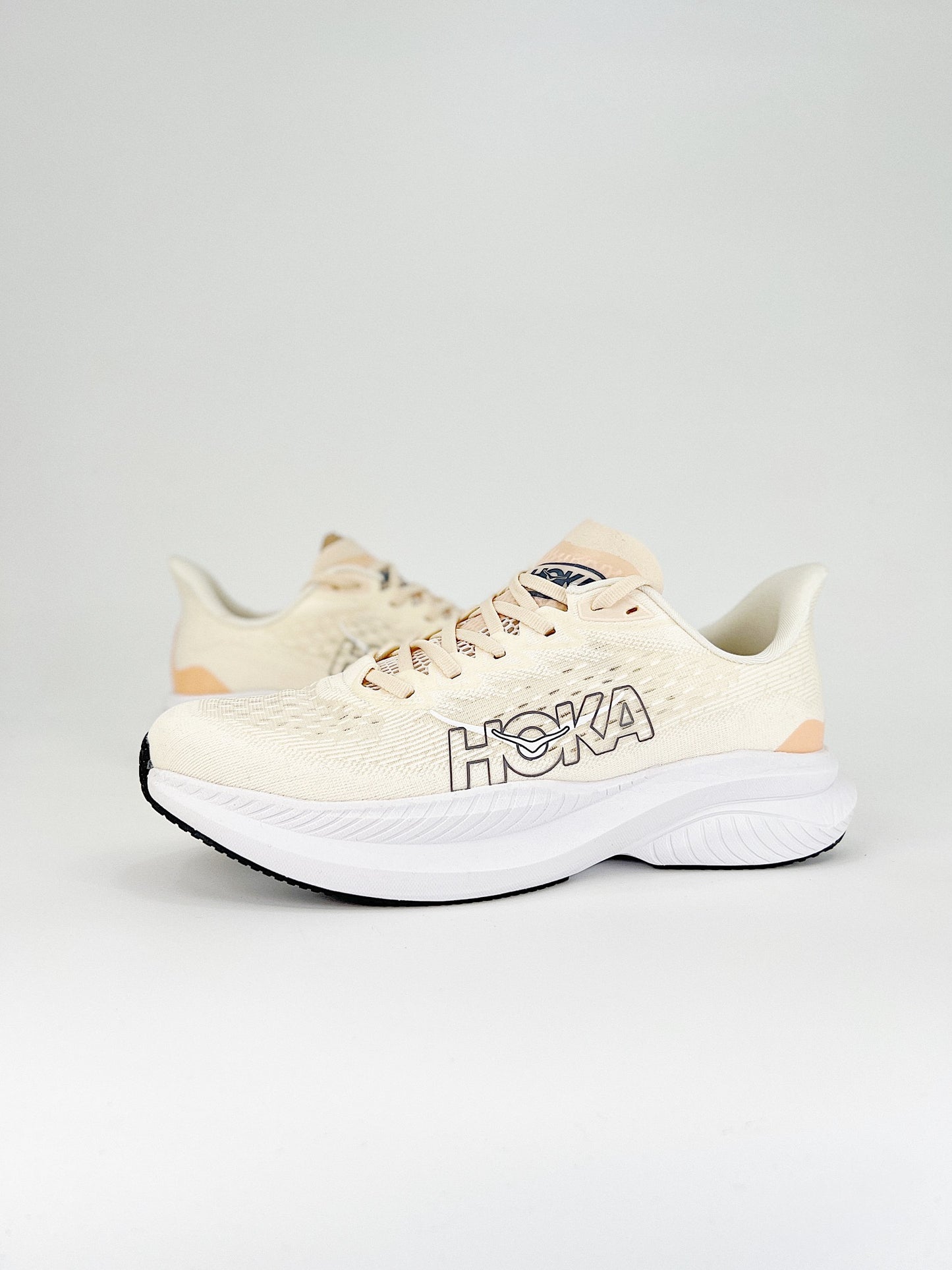HOKA MACH 6