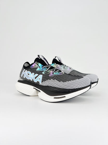 HOKA UCIELOX1