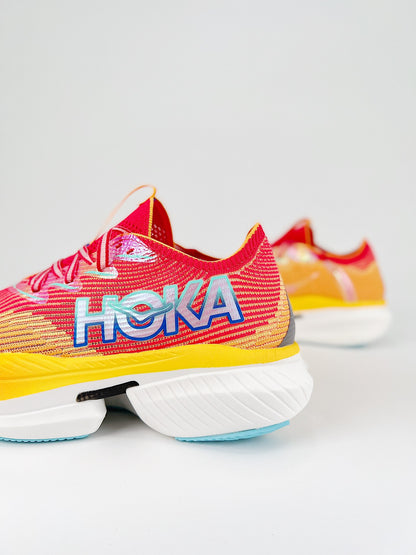 HOKA UCIELOX1