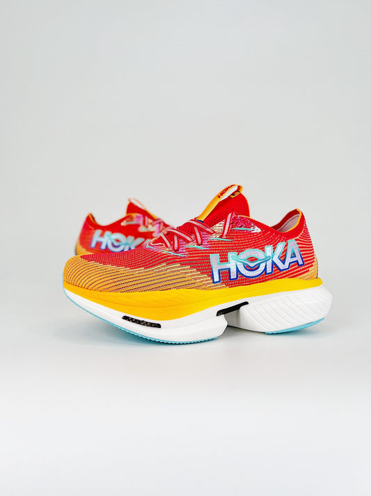 HOKA UCIELOX1