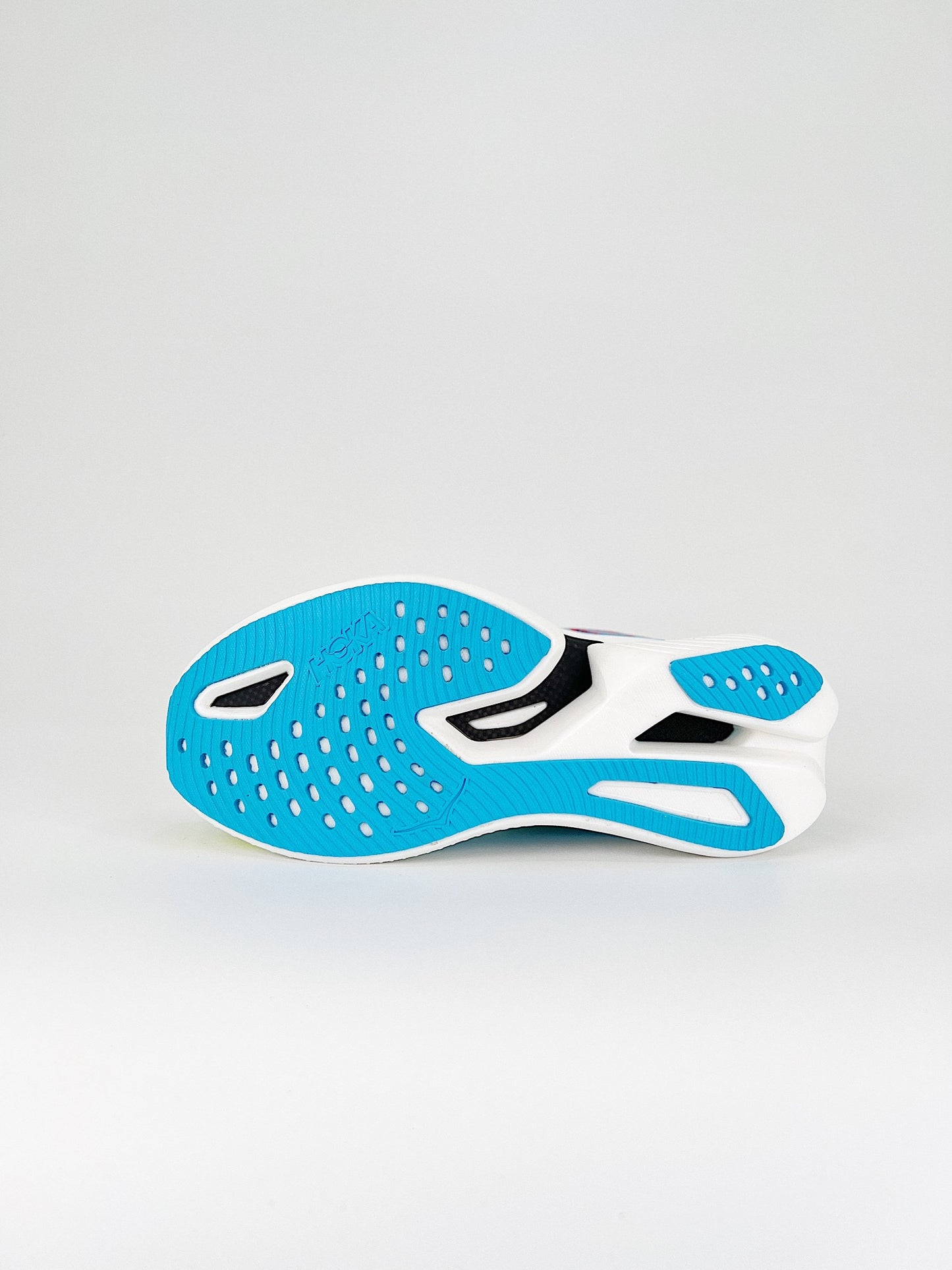 HOKA UCIELOX1
