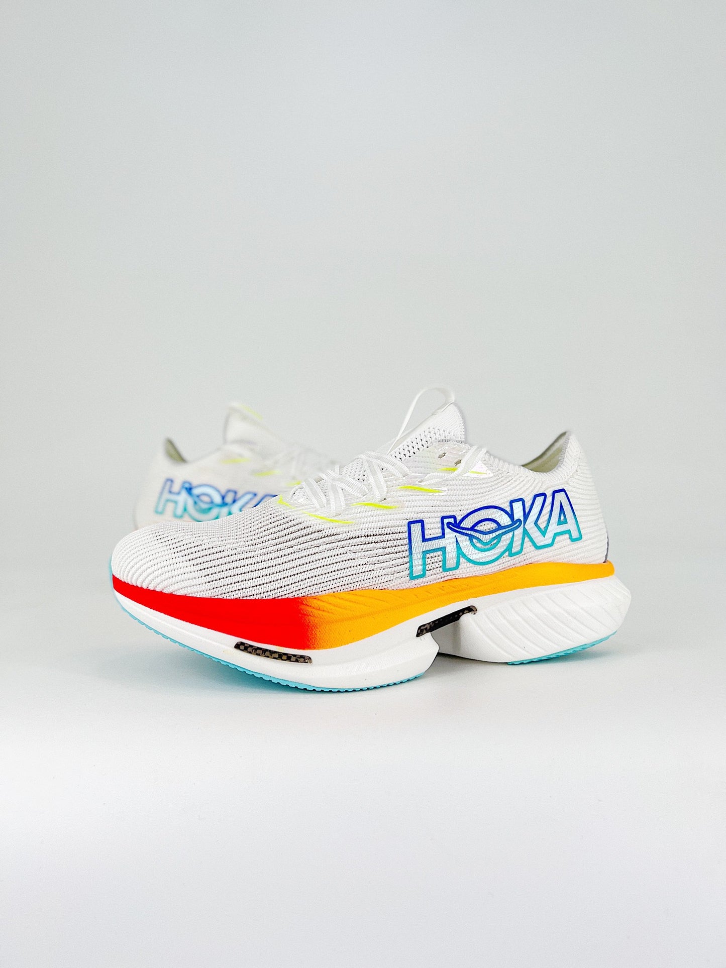 HOKA UCIELOX1