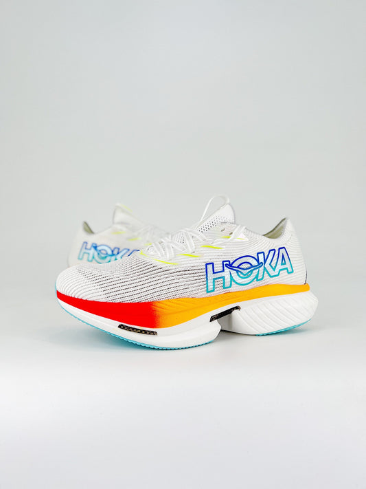 HOKA UCIELOX1